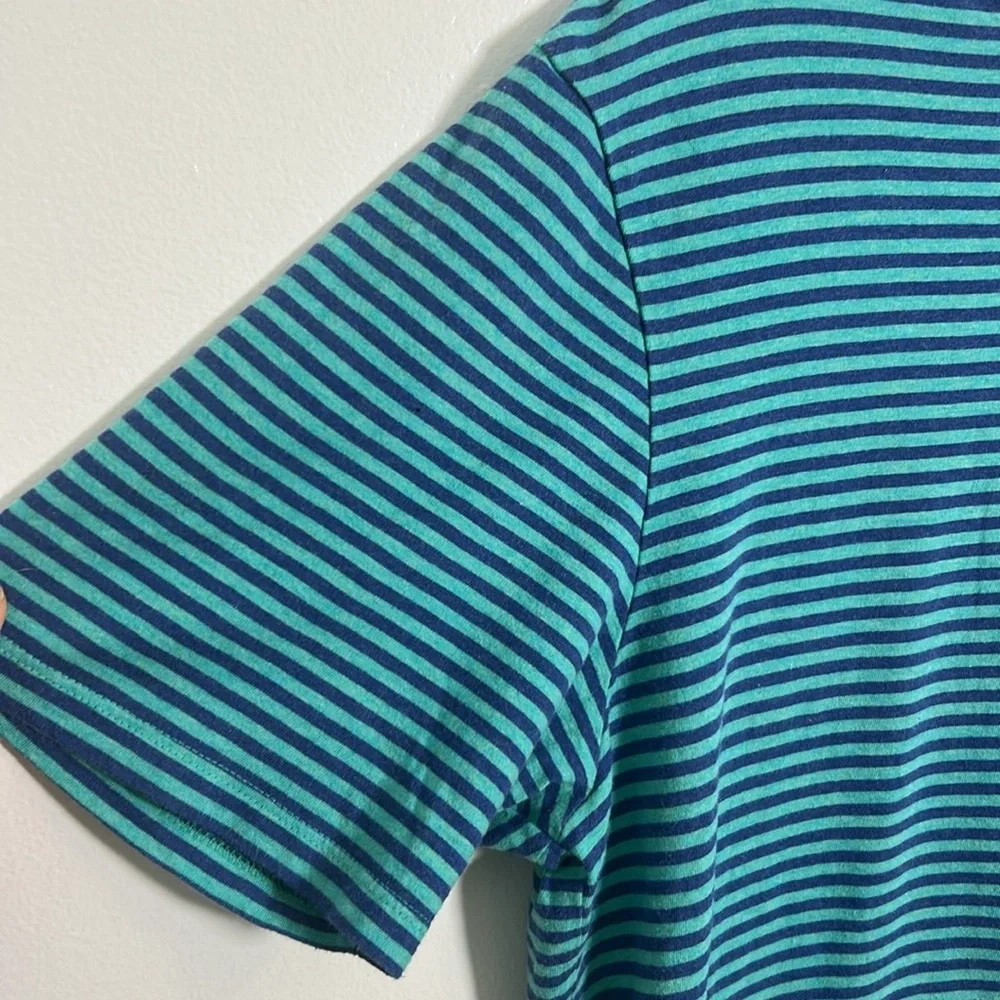 Vineyard Vines Men’s Navy and Teal Striped Pocket T-Shirt 100% Pima Cotton Sz M - Picture 4 of 10